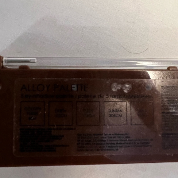 Natasha Denona Alloy Eyeshadow Pallet-5 Shades (1 slightly damaged shade)-NWOB - Picture 4 of 5